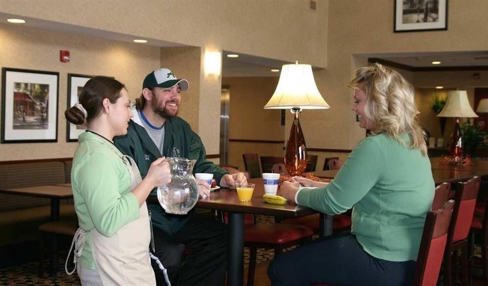 Rossford Hampton Inn & Suites Toledo-Perrysburg מסעדה תמונה