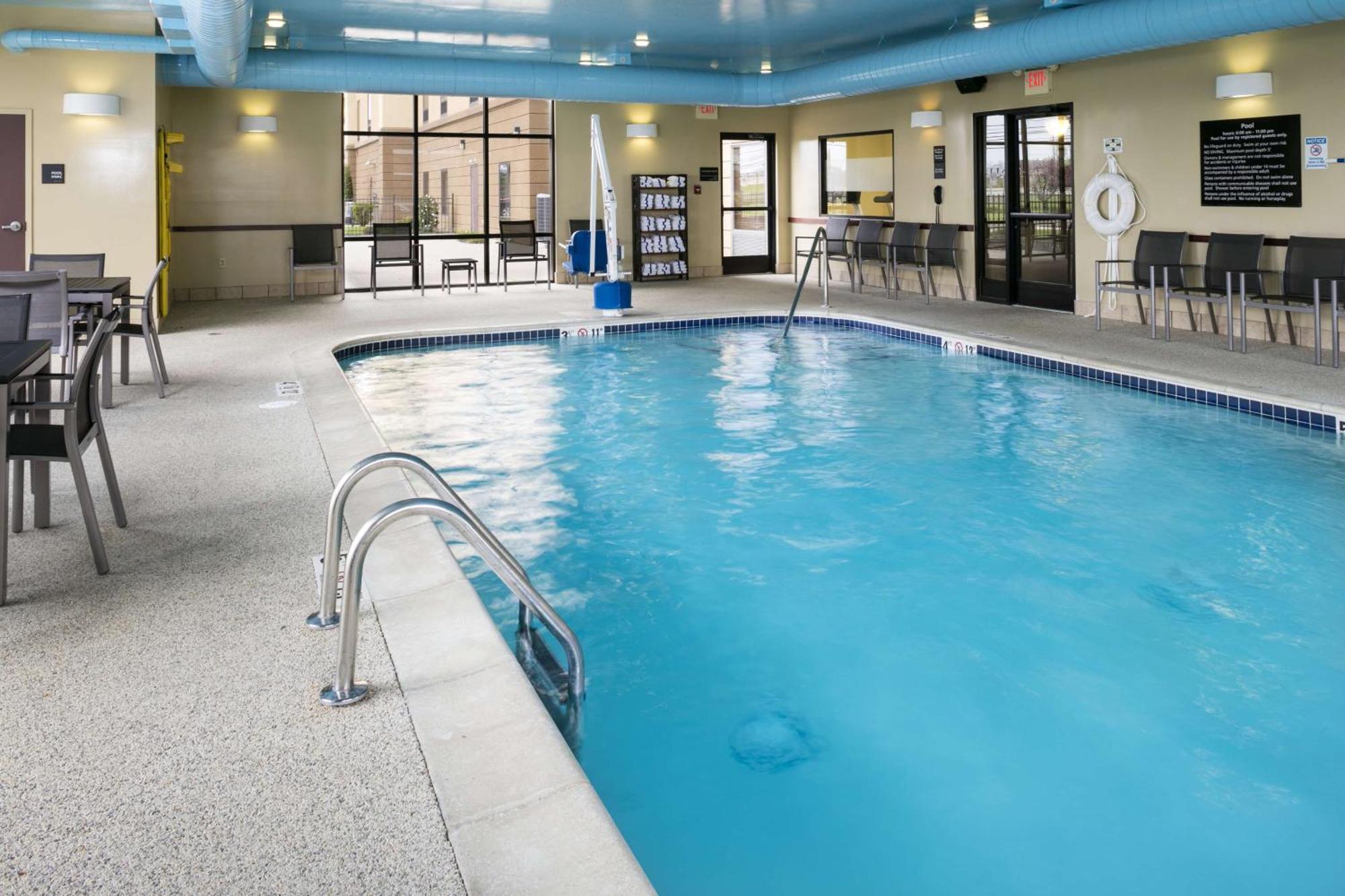 Rossford Hampton Inn & Suites Toledo-Perrysburg מראה חיצוני תמונה