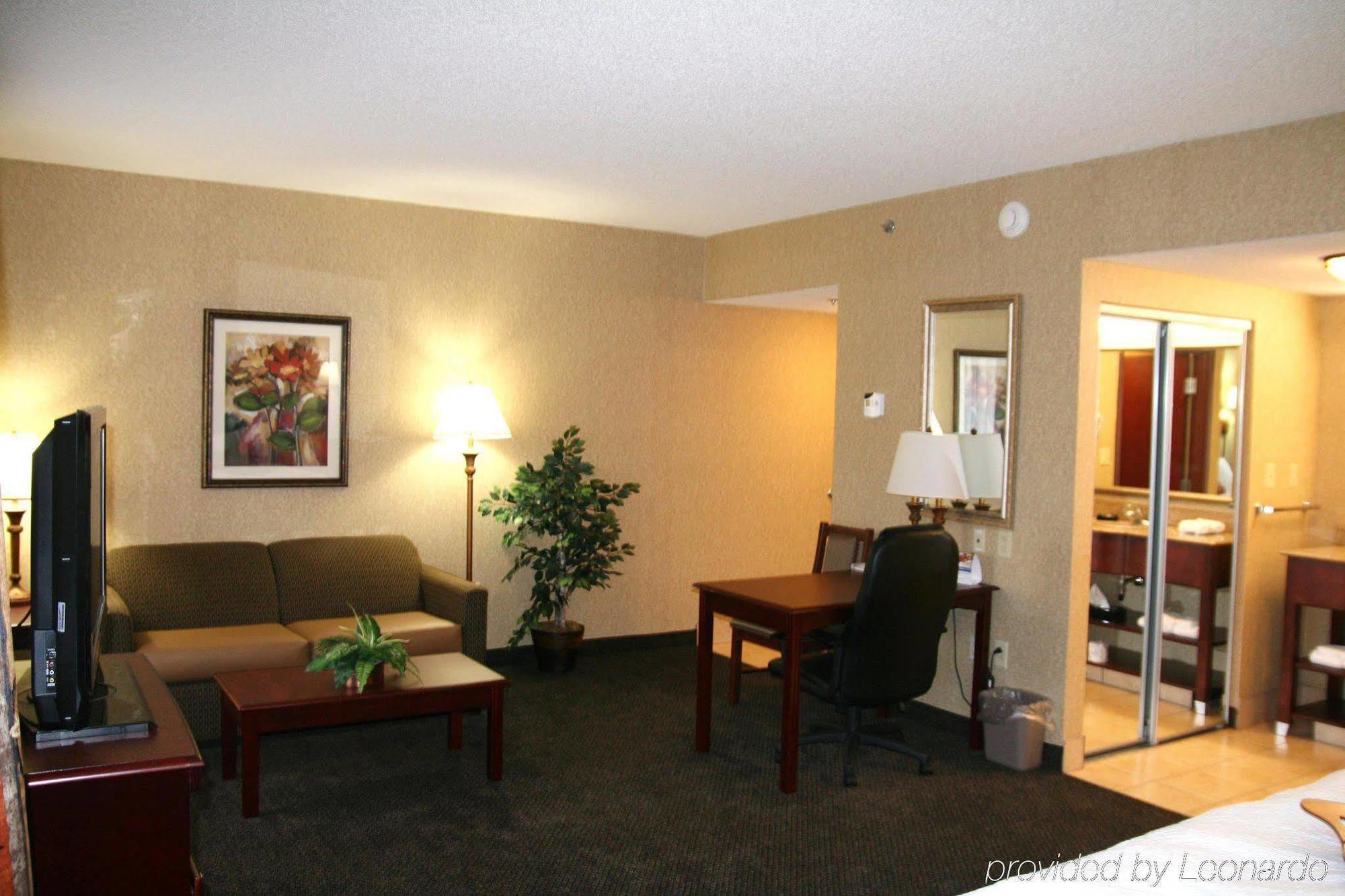 Rossford Hampton Inn & Suites Toledo-Perrysburg חדר תמונה