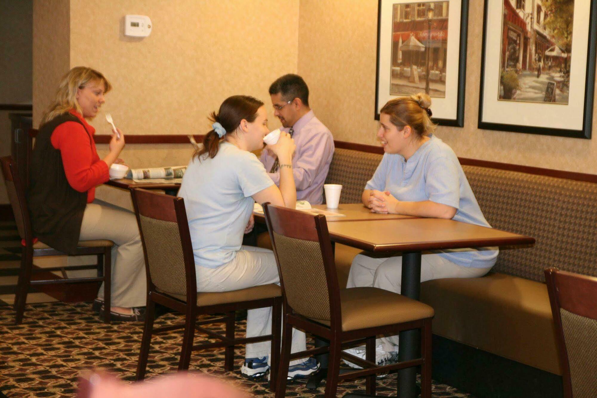 Rossford Hampton Inn & Suites Toledo-Perrysburg מסעדה תמונה